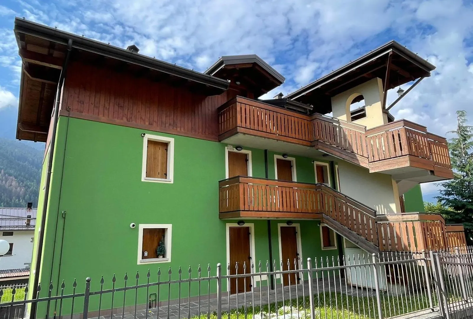 Adamello Verde Holiday Apartment Vione